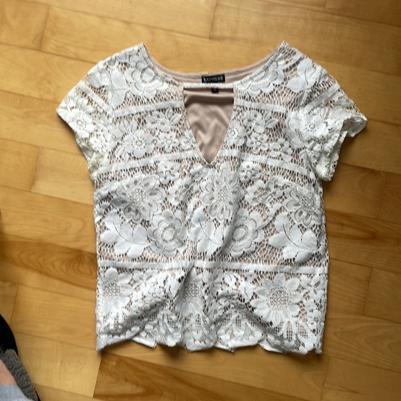 Express keyhole lace top with beige underlay - Picture 2 of 2